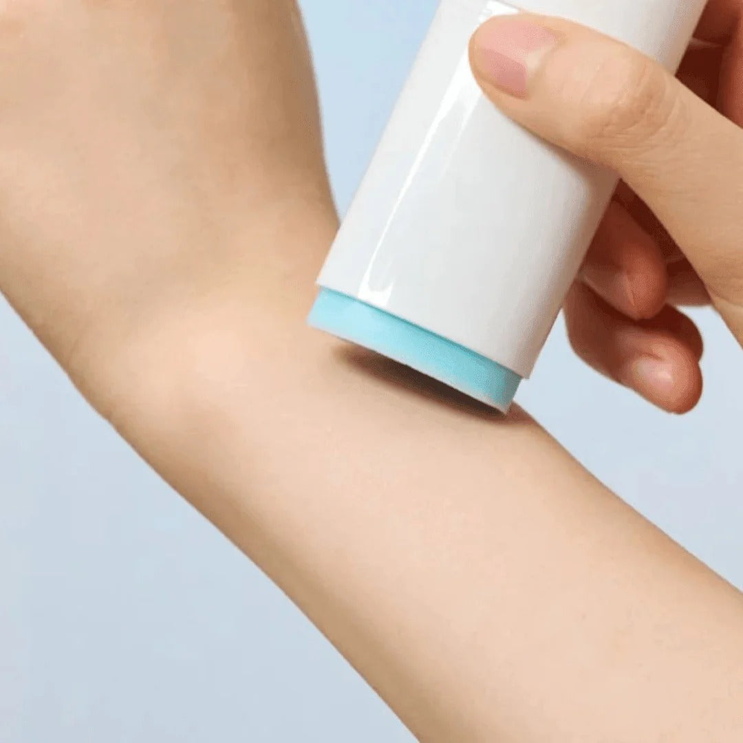 Skin1004 - Hyalu-Cica Silky-Fit Sun Stick